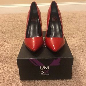 DMSX Donald J. Pliner Red Pumps
